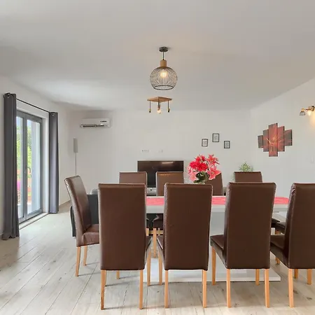 Holiday home Larimar Pula