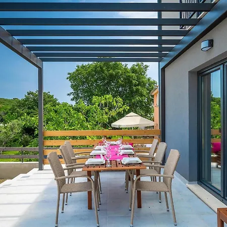 Larimar Holiday home *