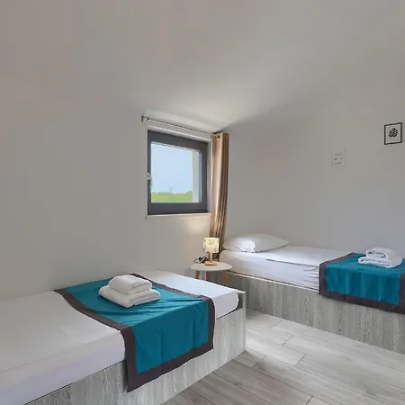 Holiday home Larimar *